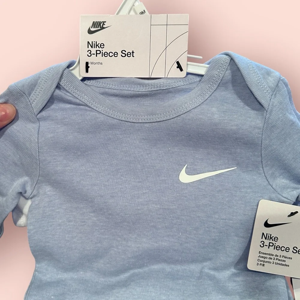 NWT Nike Light Blue Baby One-Piece Set Long & Short Sleeve Bodysuit & Pants 9M - Picture 4 of 8